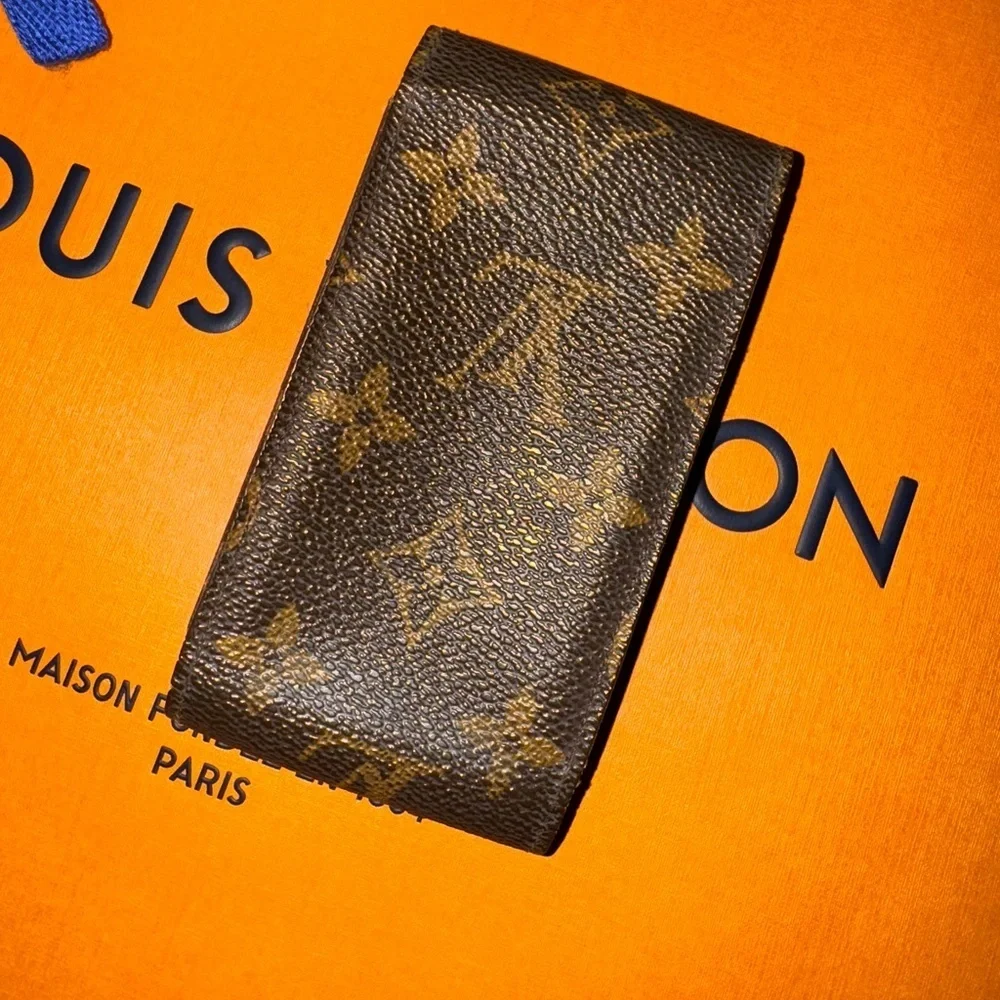 Louis Vuitton Brown and Gold Monogram vintage cigarette Pouch - Picture 3 of 14
